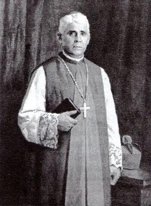 Révész István plébános, pápai prelátus, tábori püspök 