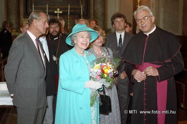 Fülöp herceg, II. Erzsébet és Fejes László apát-plébános Fülöp herceg, II. Erzsébet és Fejes László apát-plébános