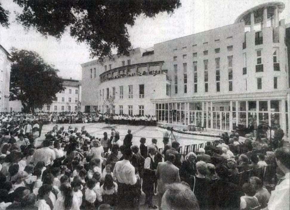 20 éve, 1997. augusztus 31-én tartották meg a Kodály Iskola új épületének átadóünnepségét