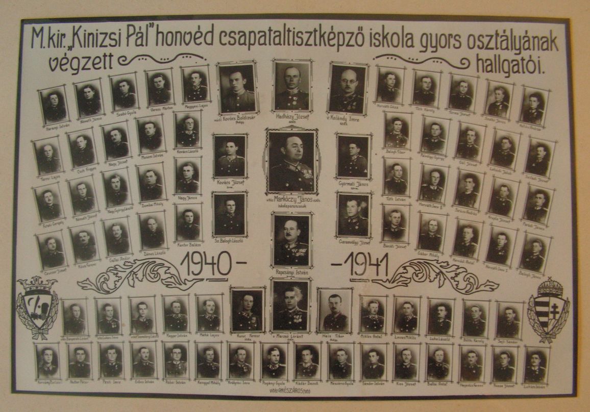 Az altisztképző iskola osztályának hallgatói, az alsó sorban jobbról a harmadik Hegedűs Ferenc