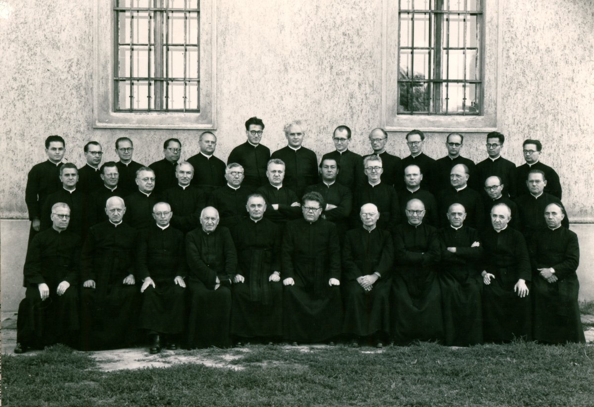 A kecskeméti piarista rendház tagjai, 1957. augusztus. 27.