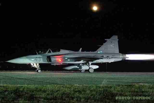 Éjszakai gyakorlatra készülnek a honvédség repülőgépei