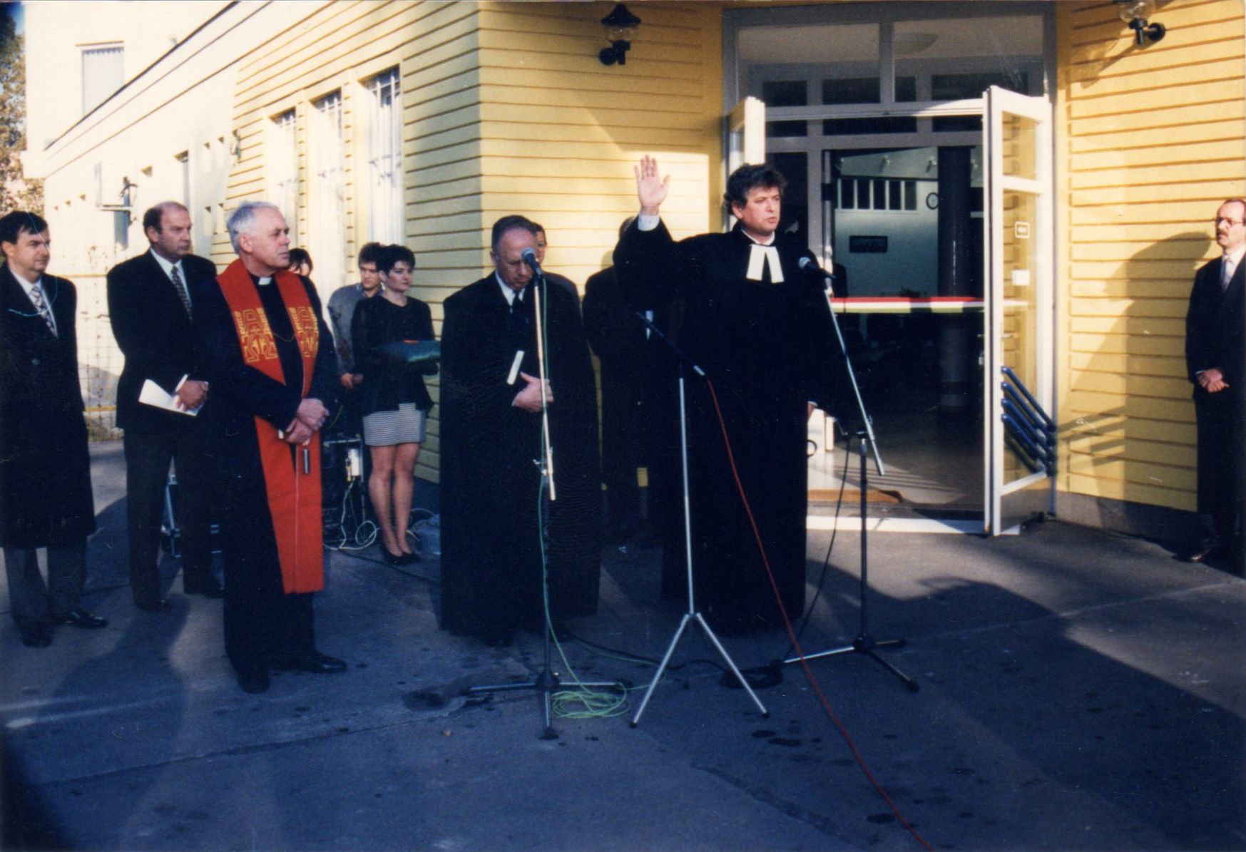 A Kecskeméti Dialízis Központ avatásán, 1997-ben