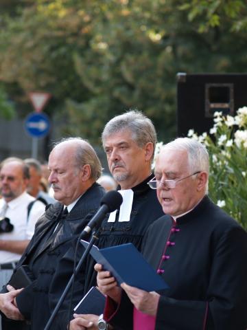 Kecskeméti lelkésztársaival, Varga Lászlóval és Farkas Lászlóval