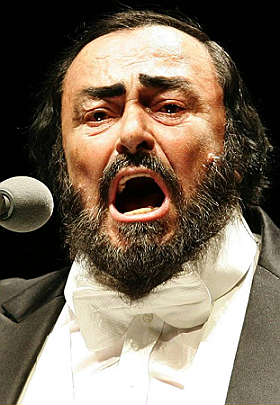 Luciano Pavarotti olasz operaénekes