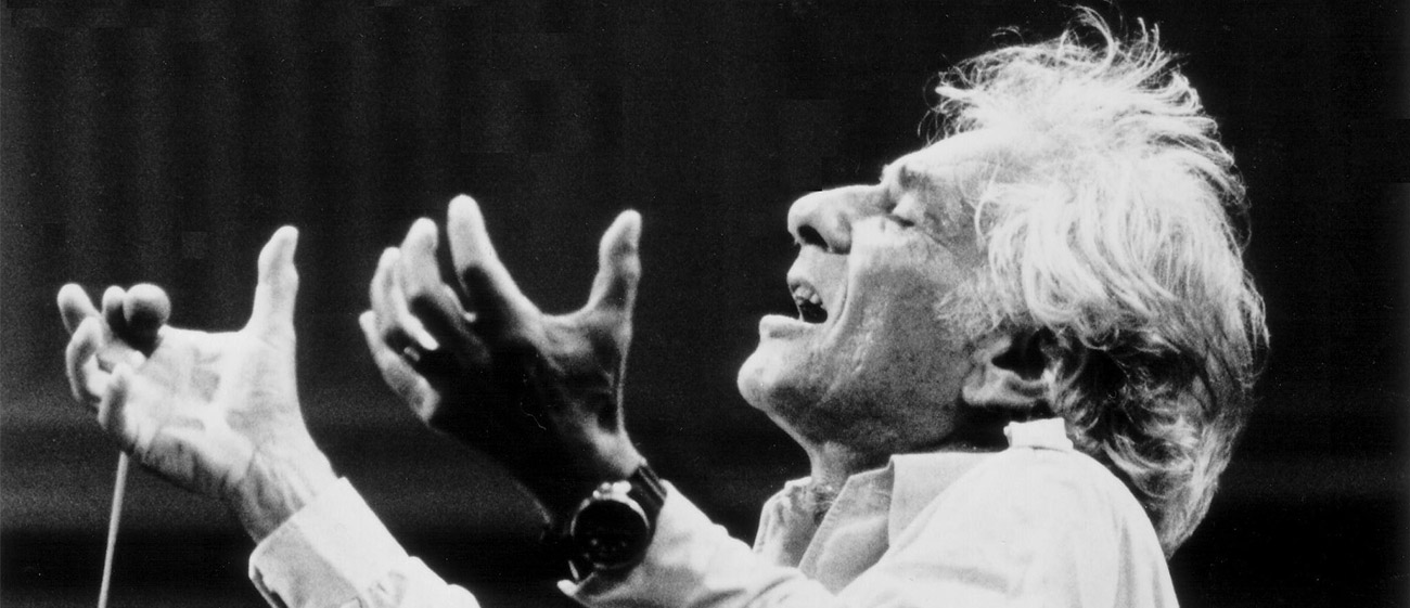 Leonard Bernstein dirigálás közben