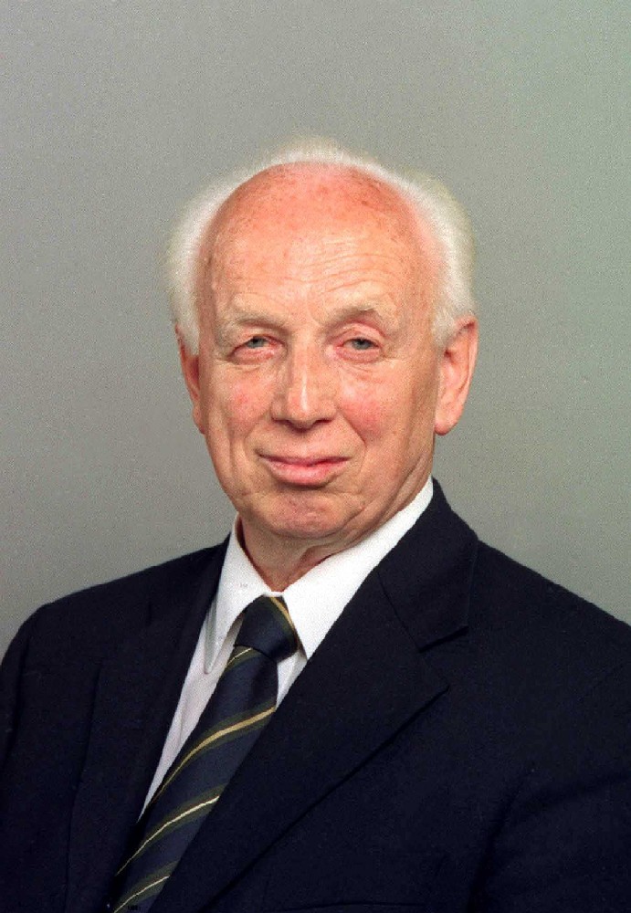 Mádl Ferenc Széchenyi-díjas jogász, akadémikus, politikus, Magyarország rendszerváltás utáni második államfője