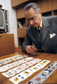 Rodolfo, a világhírű bűvész kártyagyűjteményének néhány különleges darabjával