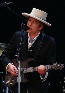 Bob Dylan, a rocktörténelem kivételes egyénisége, énekes, zeneszerző, szövegíró, gitáros és szájharmonikás
