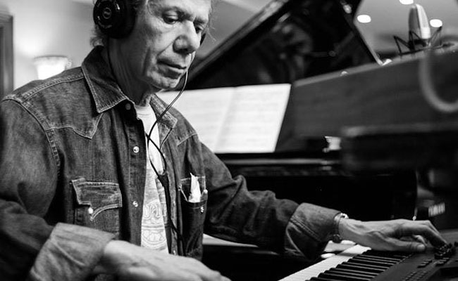 Chick Corea amerikai jazz-zongorista, zeneszerző