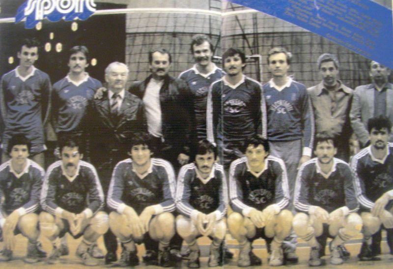 Az 1982-83-as bajnokságot veretlenül megnyerő KSC bajnokcsapatával 