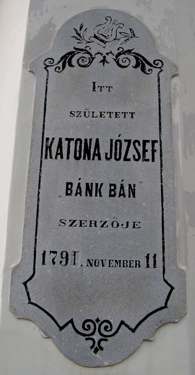 Emléktábla Katona József szülőházán