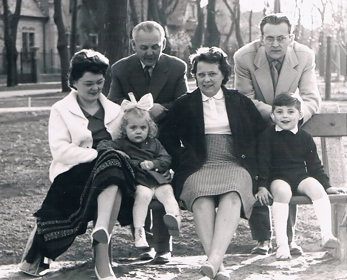 Nagyszüleimmel, szüleimmel és húgommal 1961-ben