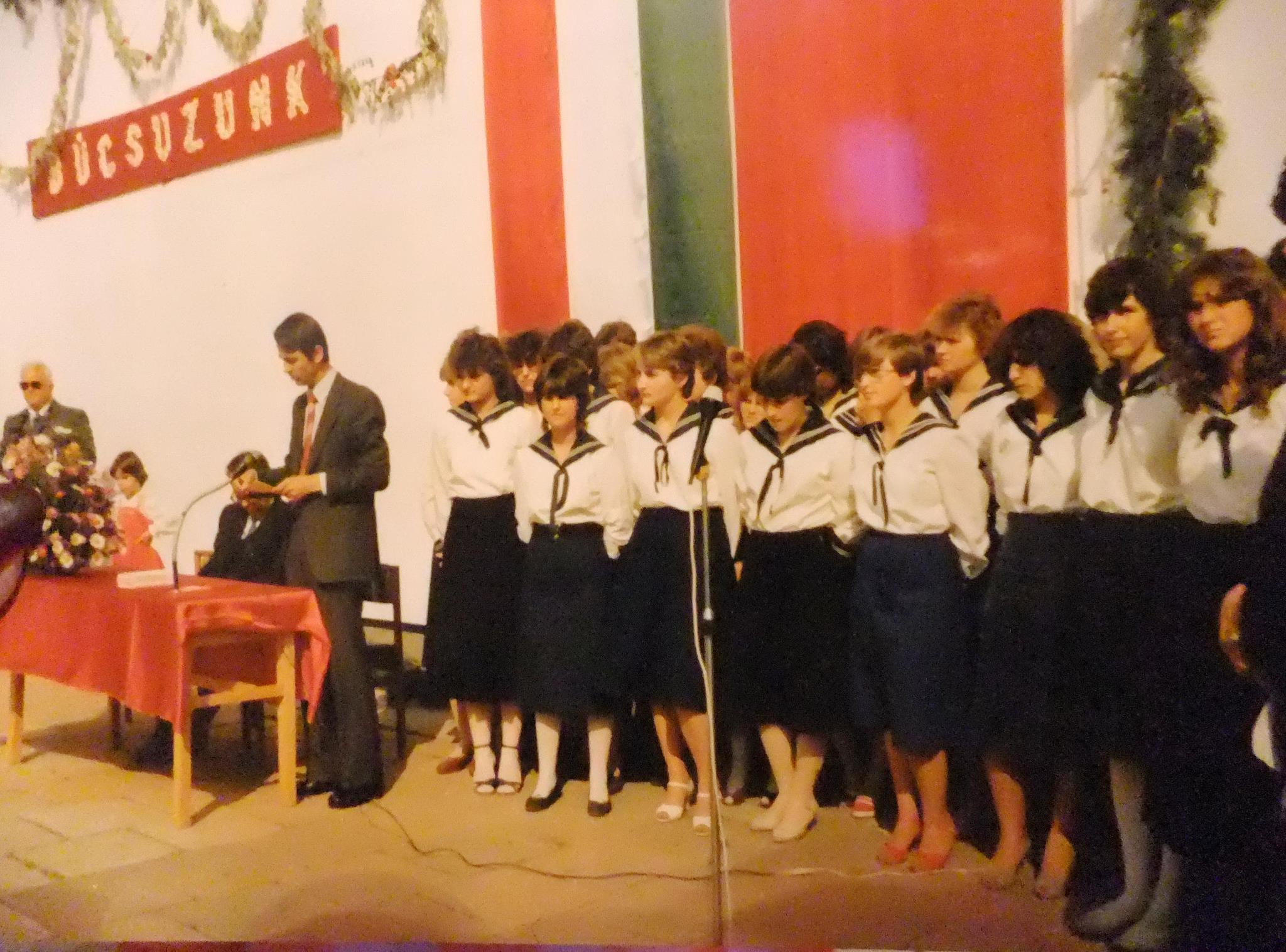 Ballagási ünnepségen, 1984-ben